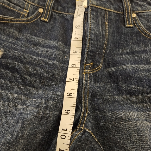 Seven Denim Distressed Women Shorts Size 4 NWT - Picture 3 of 4